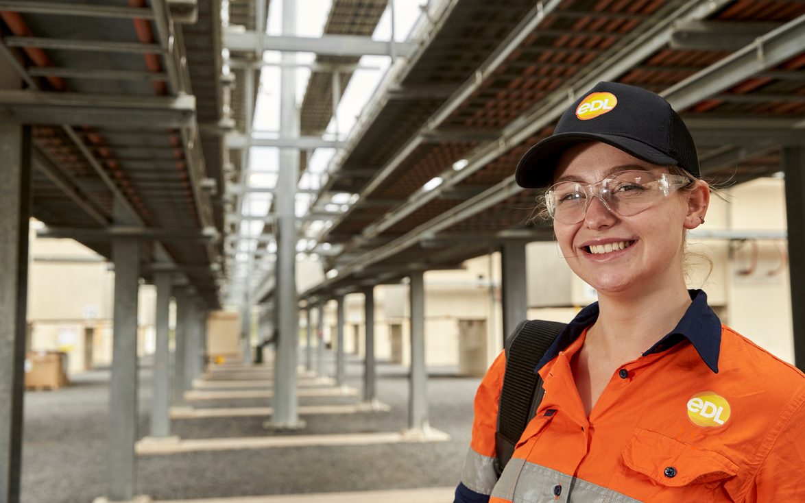 EDL — apprentices on the tools