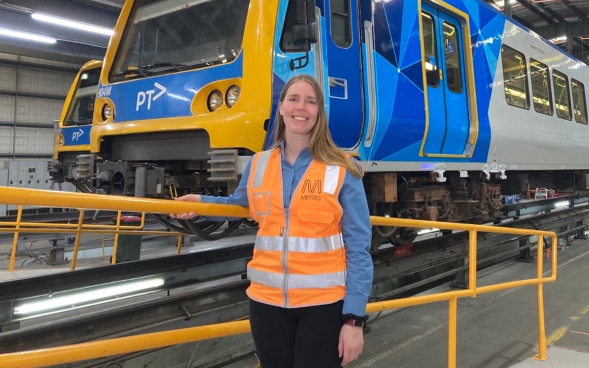 Metro Trains Melbourne — apprentices on the tools